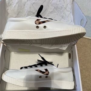White tretorn Sneakers with Leopard Print Detail size 7.5 nwt
